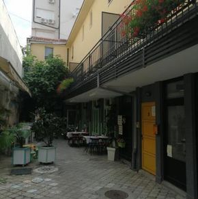 NearBy Hotel