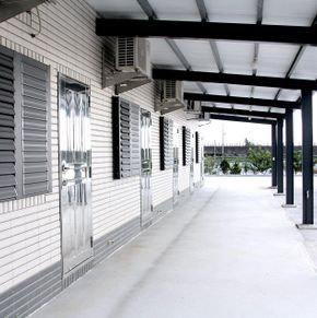 NearBy Hotel