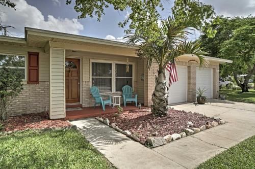 Photo of Satellite Beach Sunshine House - 5 Min to Cocoa!