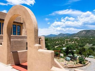 Фото отеля New Listing! Luxurious Mountain Retreat On 5 Acres Home