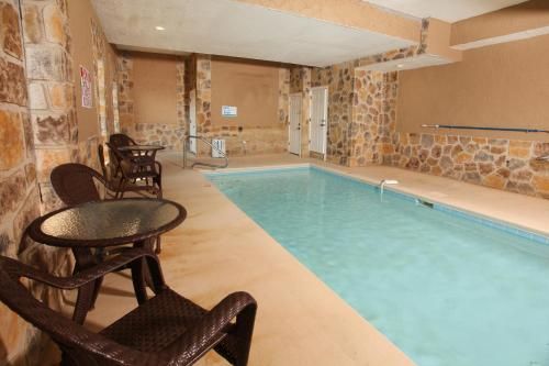 Paradise Mountain Pool Lodge