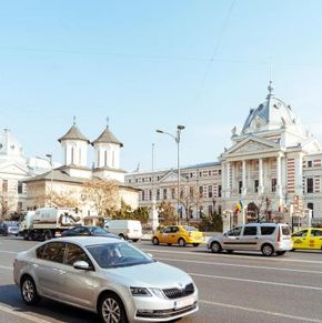 NearBy Hotel