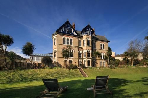 Westwell Hall Guest Accommodation, Bed & Breakfast, Luxury Rooms – Room Only Accommodation OR Self C