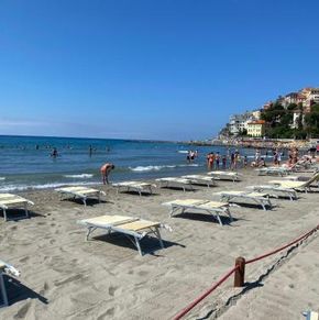 NearBy Hotel