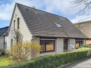 Фото отеля Beautiful home in Wurster Nordseekste with 5 Bedrooms and WiFi