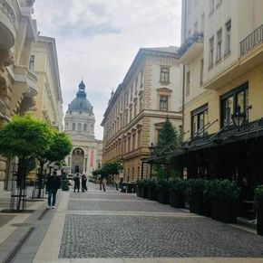 NearBy Hotel