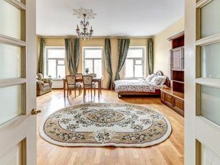 Griboedova Riverside View Apartment