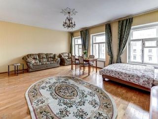 Griboedova Riverside View Apartment