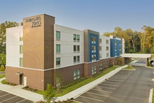 Photo of SpringHill Suites by Marriott Charlotte Huntersville