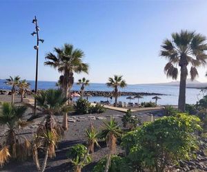 Bright spacious apartment, 2 min walk from beach Tenerife Island Spain