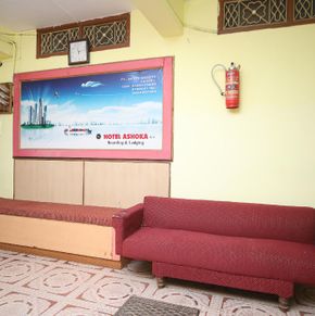 NearBy Hotel