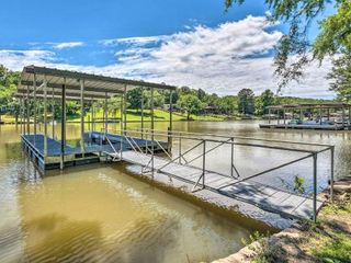 Hotel pic Lakefront Hot Springs Home with Updated Deck and Dock!