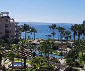 VLE-2506-OCEAN FRONT RESORT- WALKING DISTANCE TO TOWN! SWIMMABLE BEACH! Cabo San Lucas Mexico