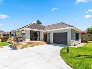 Фото отеля Weka Bungalow - Rotorua Holiday Home