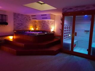 Hotel pic Suite room jacuzzi sauna privatif illimité Clisson