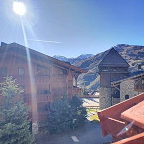 NearBy Hotel