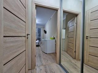 FlatHome24 Апарт-отель у метро Пл.Мужества