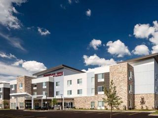 Фото отеля TownePlace Suites By Marriott Milwaukee West Bend