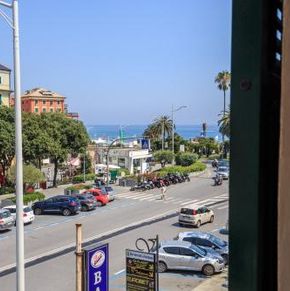 NearBy Hotel