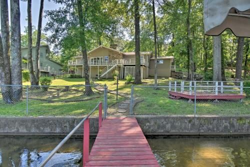 Photo of Lakefront Retreat with Deck, Dock and Resort Amenities