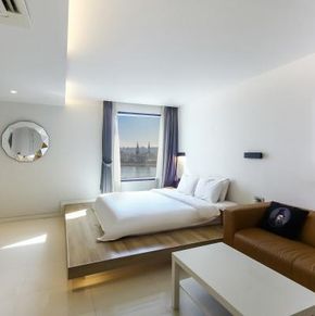 NearBy Hotel