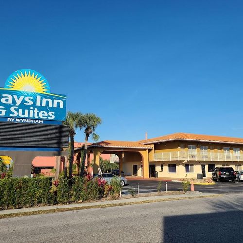 Photo of Days Inn and Suites Orlando/UCF Research Park