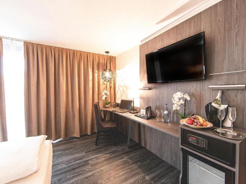 Hotel Photo 1