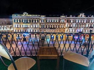 Видовая квартира на Невском с балконом