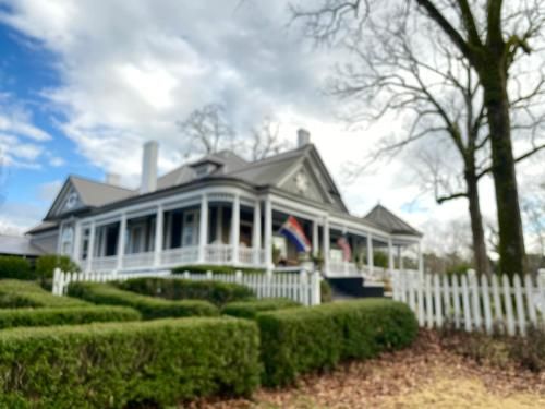 Photo of Hogan House Bed and Breakfast at Rose Hill