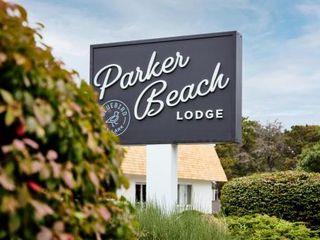 Фото отеля Parker Beach Lodge