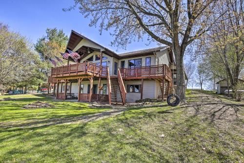 Photo of Lakefront Family Cottage Deck, Dock and More!