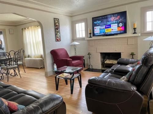 Photo of 2 BR Apt near Great Lakes Naval Base and 6 Flags