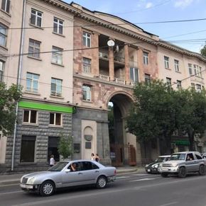 NearBy Hotel