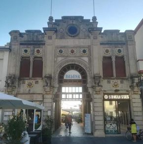 NearBy Hotel