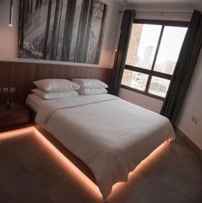 NearBy Hotel