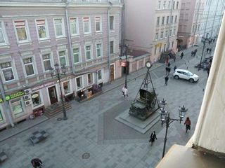 Deluxe apart on Vosstanya square