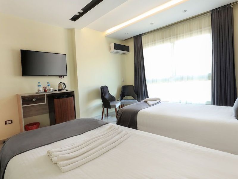 Hotel Photo 5