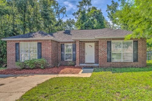 Photo of Cozy Pensacola Home with Yard 10 Mi to Dtwn!