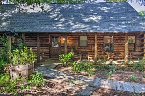 Photo of Pickens Cabin with Spacious Kitchen and Dining!