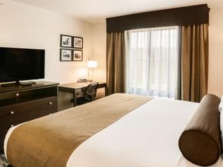 Фото отеля Cobblestone Hotel & Suites - Superior