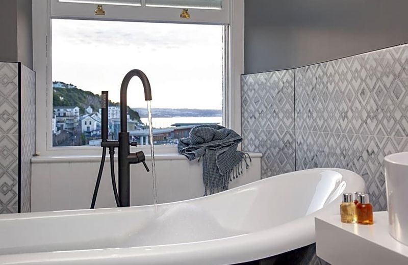 Leader, Maritime Suites, Brixham