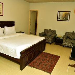NearBy Hotel