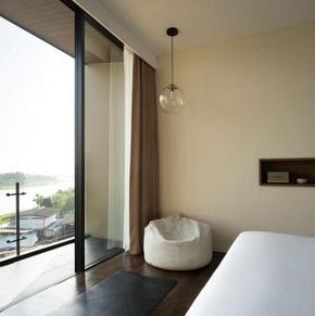 NearBy Hotel