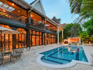Фото отеля Garden House in Lyford Cay - private Pool