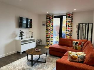 Фото отеля Modern en-suite room and self catering in london