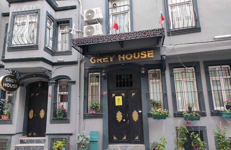 Grey House Hotel