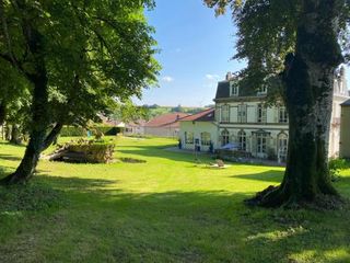 Фото отеля LE CHATEAU DE MONTHUREUX LE SEC