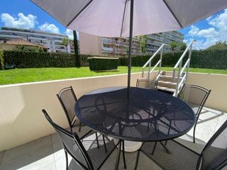 Фото отеля Fantastic Two-bedroom Apartment - Le Jardin des Iles