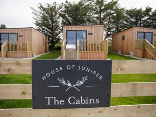 Hotel pic The Cabins - House of Juniper