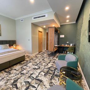 NearBy Hotel